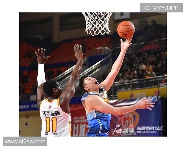 山东男篮与新疆队激战精彩瞬间回顾视频解析