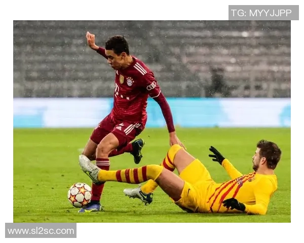 梅西领衔巴塞罗那对决拜仁慕尼黑的经典之战回顾 梅西领衔巴塞罗那对决拜仁慕尼黑的经典之战回顾