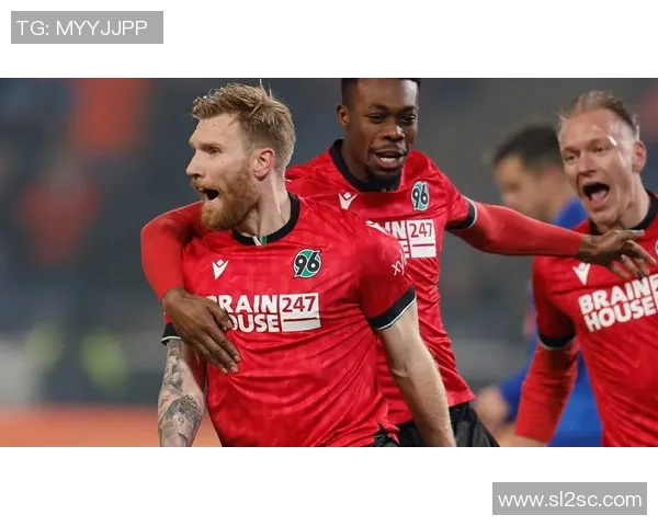 汉诺威主场迎战卡斯鲁厄期待精彩对决与胜利的较量 汉诺威主场迎战卡斯鲁厄期待精彩对决与胜利的较量