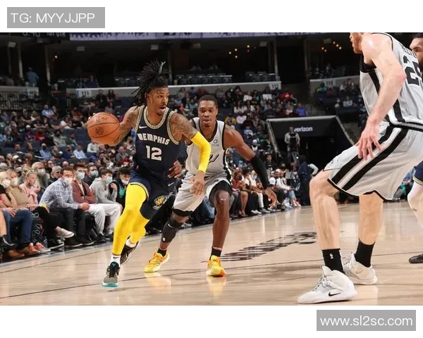 2016季后赛激战回顾灰熊与马刺的巅峰对决与精彩瞬间分析 2016季后赛激战回顾灰熊与马刺的巅峰对决与精彩瞬间分析