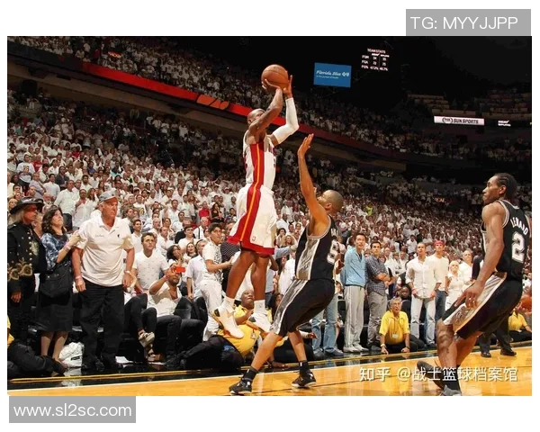 2014年NBA总决赛热火与雷霆的巅峰对决回顾与精彩瞬间分析